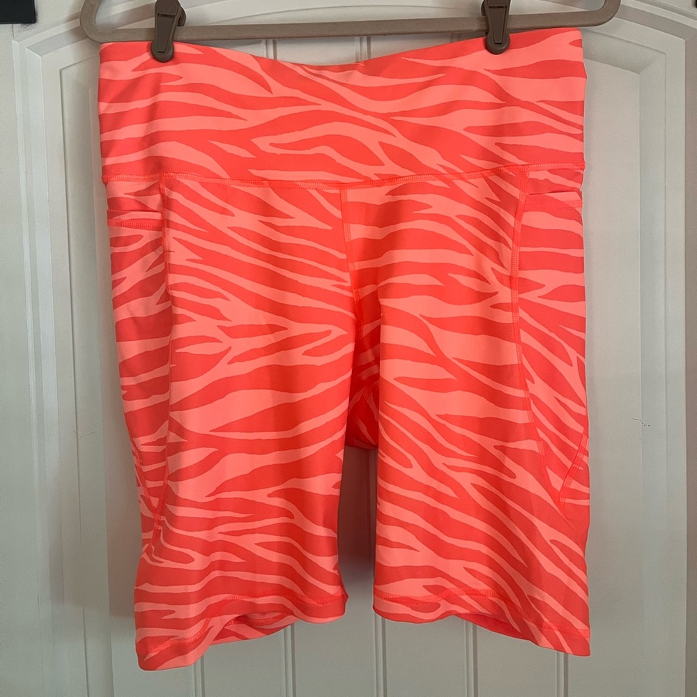 Old Navy XL powersoft shorts with pockets